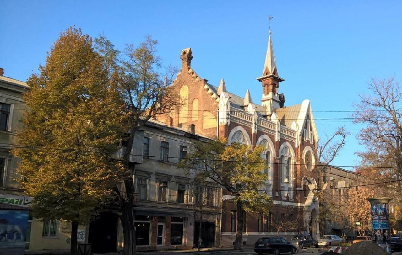 Old City Appartments Odessa Eksteriør billede